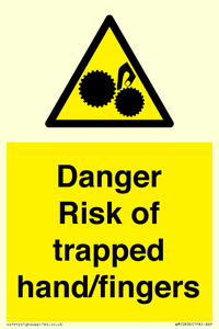 Danger Risk of trapped hand/fingers